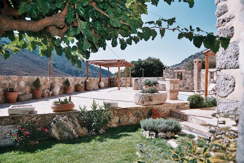 Traditional Villa With Pool In Sfakia Imbros Exterior foto
